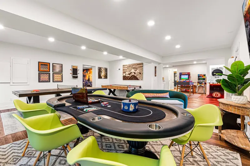 Poker table for eight