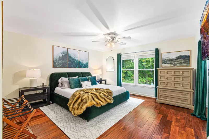 Family suite — king bed with bunk alcove