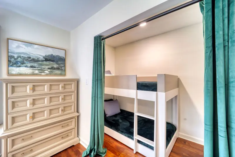 Family suite bunk nook